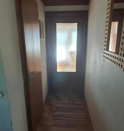 Henry's Sweet Lejlighed *