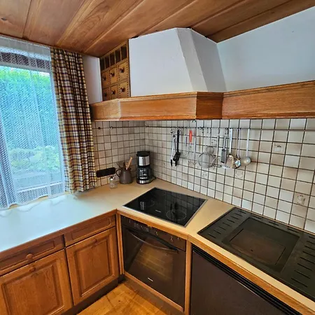 Henry's Sweet Apartment